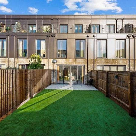 Amazing New Built Townhouse With Garden In London Hendon Exterior foto