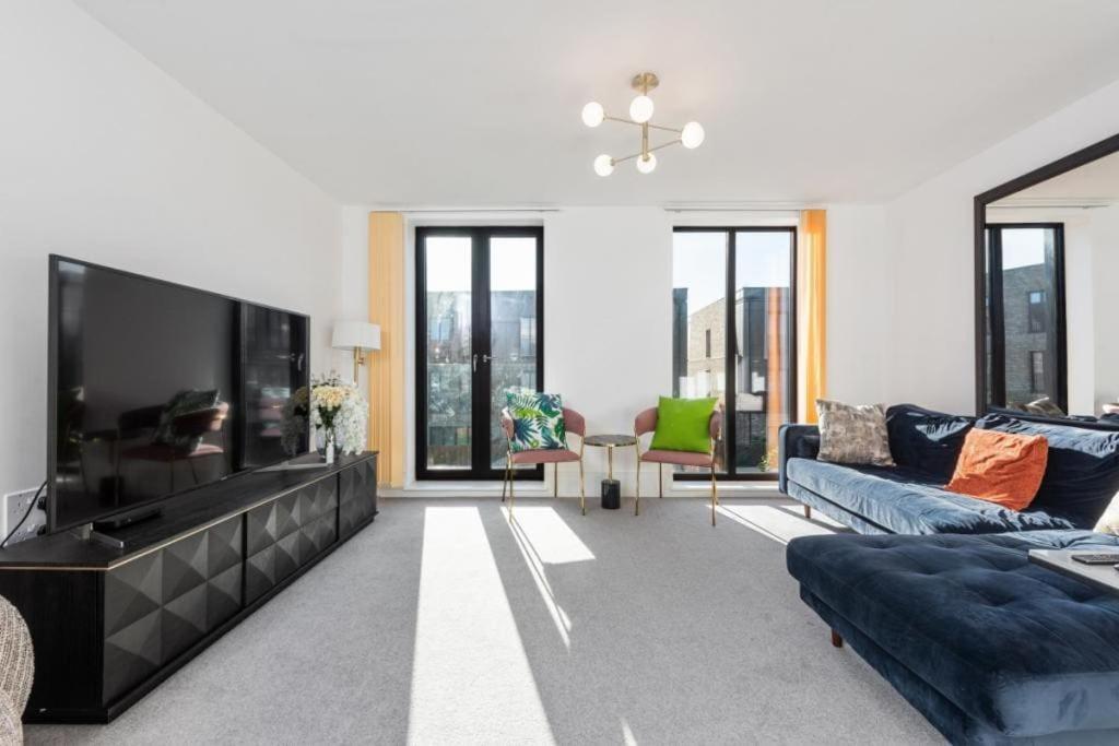 Amazing New Built Townhouse With Garden In London Hendon Exterior foto