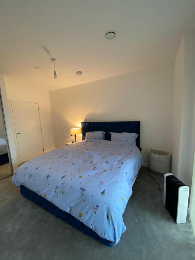Amazing New Built Townhouse With Garden In London Hendon Exterior foto